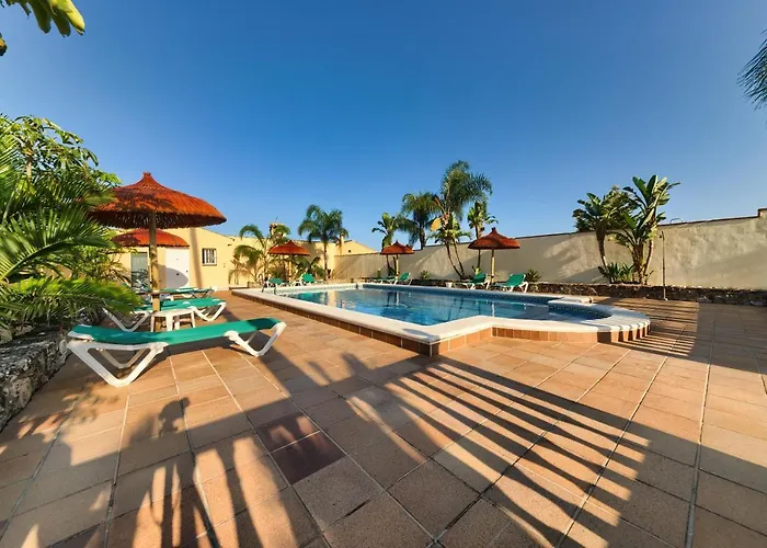 科尼尔别墅公寓式酒店 *